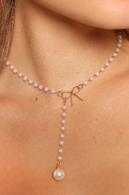 Get Ready To Sparkle – Special Jewelry Discounts Aldo Bow Necklace - Pearl