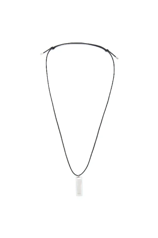 Elevate Your Jewelry Collection With Limited-Time Savings Bar Necklace in Platinum