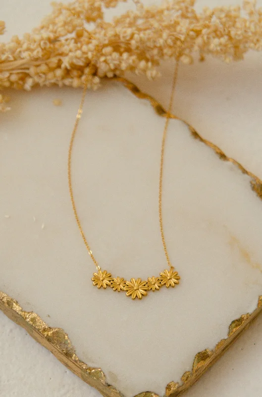 Sparkle More For Less – Jewelry Sale Happening Now DAISIES NECKLACE // GOLD