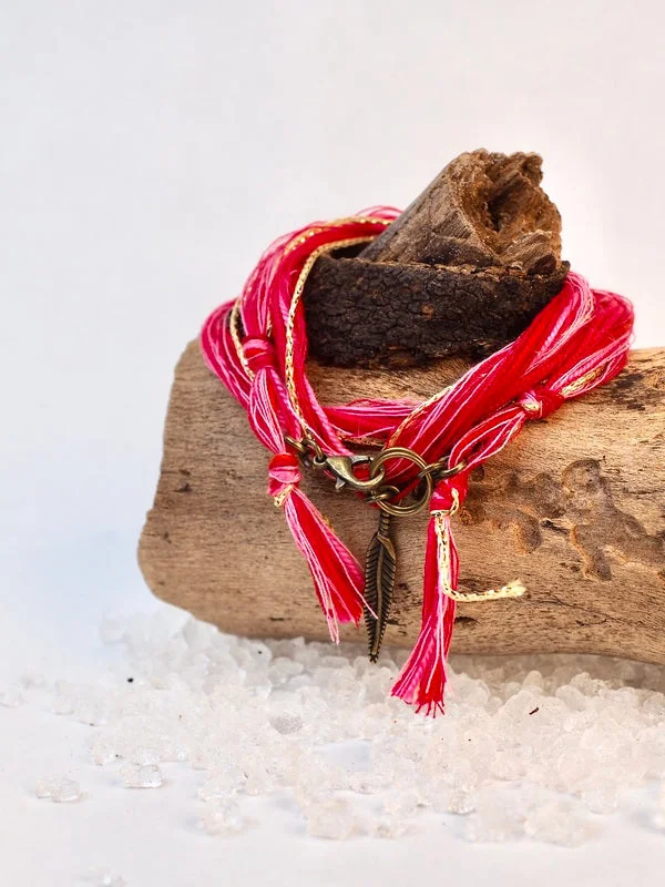 Shop Jewelry That Shines Without The High Price Golden Thread Arm/ Enkel bandje 83