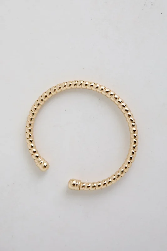 Bestselling Jewelry Now On Sale – Elevate Your Look Heidi Gold Twisted Cuff Bracelet Bestselling Jewelry Now On Sale – Elevate Your Look Heidi Gold Twisted Cuff Bracelet