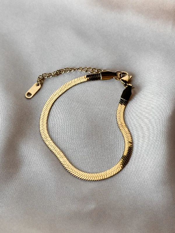 Elegant Rose Gold Jewelry For A Stylish Touch Herringbone Bracelet