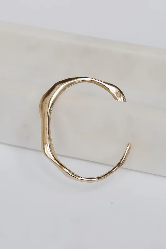 Seasonal Jewelry Deals – Elevate Your Style London Gold Cuff Bracelet