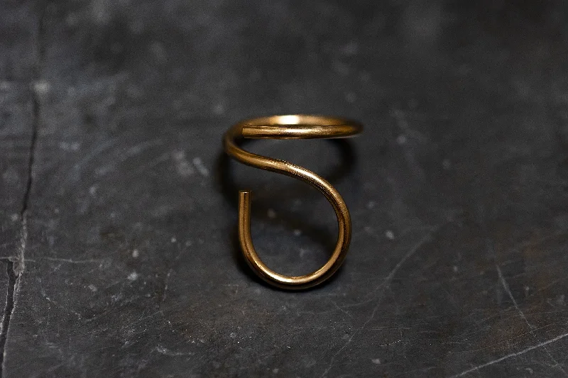 Make Every Moment Shine – Jewelry Discounts Available Snake in the Grass Ring