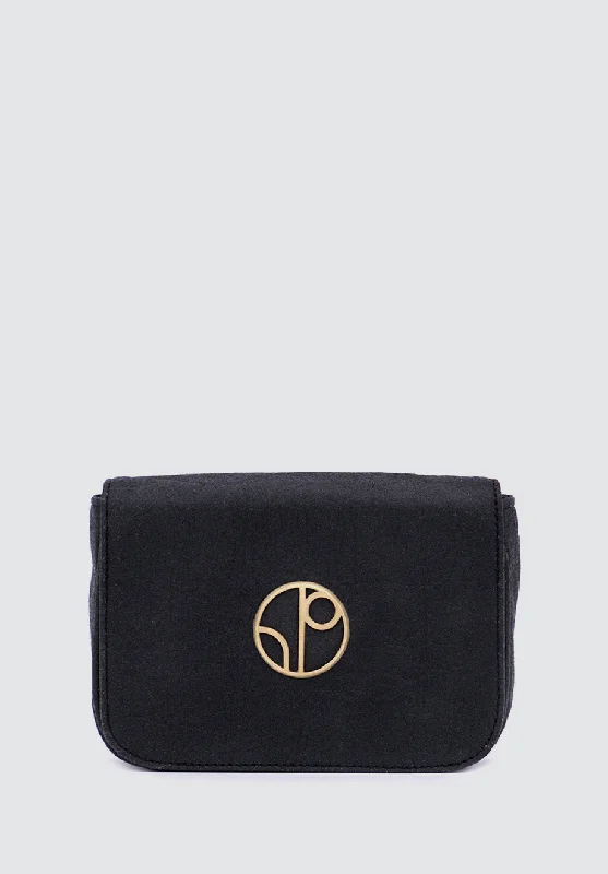 New York JFK - Piñatex® Belt Bag | Truffle