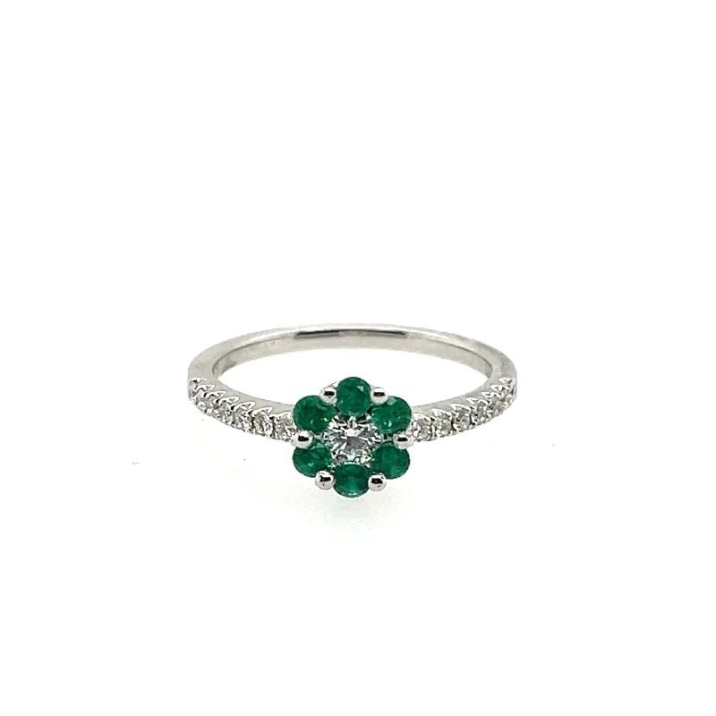 Romantic Heart-Shaped Jewelry For Special Gifts 18K White Gold Emerald and Diamond Ring Romantic Heart-Shaped Jewelry For Special Gifts 18K White Gold Emerald and Diamond Ring
