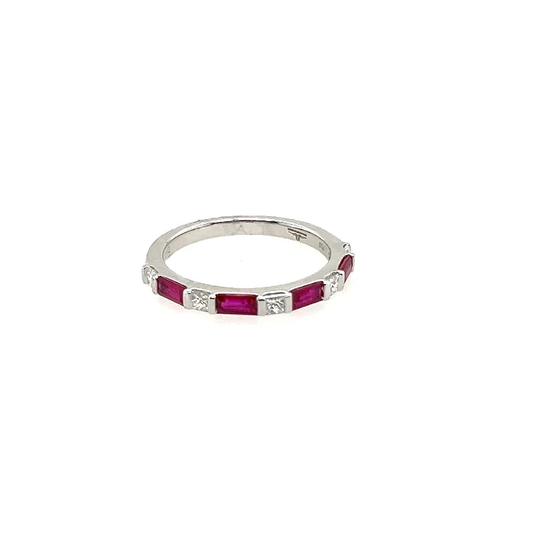 Waterproof Stainless Steel Jewelry For Lasting Beauty 18K White Gold Ruby and Diamond Ring Waterproof Stainless Steel Jewelry For Lasting Beauty 18K White Gold Ruby and Diamond Ring