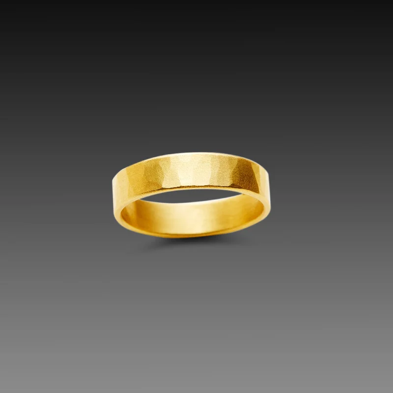 Timeless Elegance, Temporary Discounts – Act Fast 5mm Hammered Gold Band