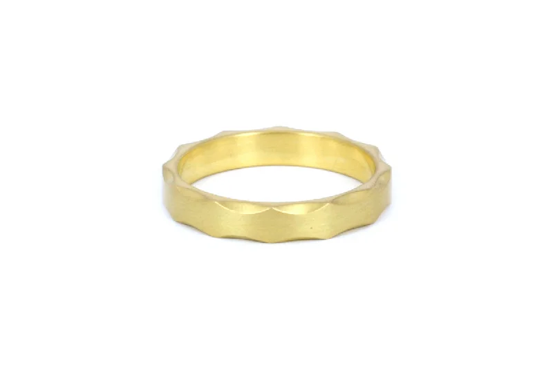 Special Jewelry Deals – Upgrade Your Collection Modern Times Mens 18K Gold Ring