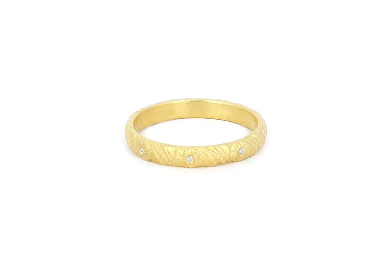 Sparkle More For Less – Jewelry Sale Happening Now Secret Garden Womens 18K Gold Ring w. Diamonds Sparkle More For Less – Jewelry Sale Happening Now Secret Garden Womens 18K Gold Ring w. Diamonds