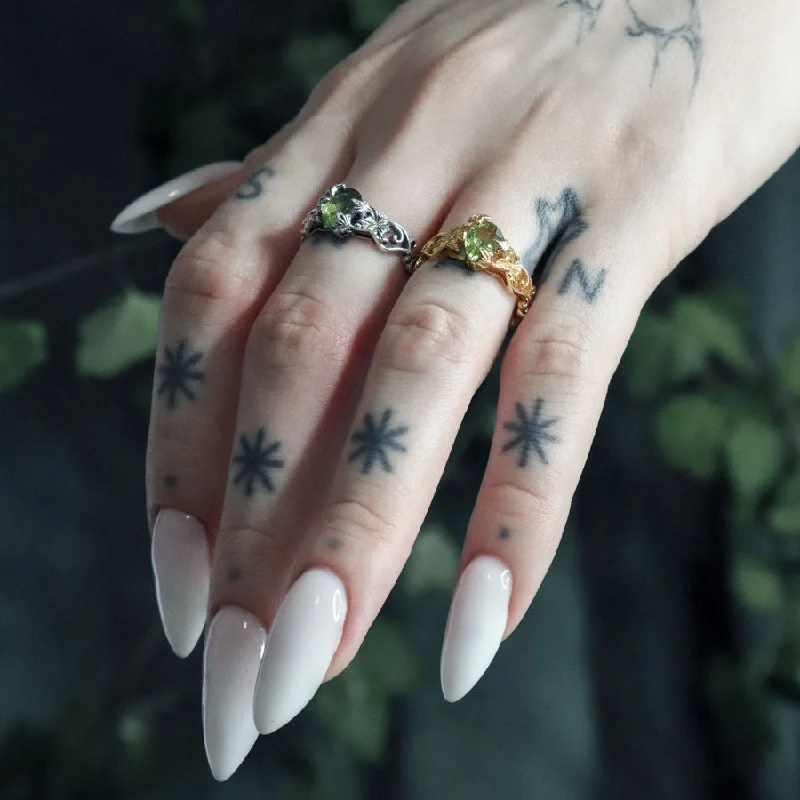 Don't Miss These Dazzling Jewelry Discounts FERONIA. Secret Garden Peridot Ring - Gold