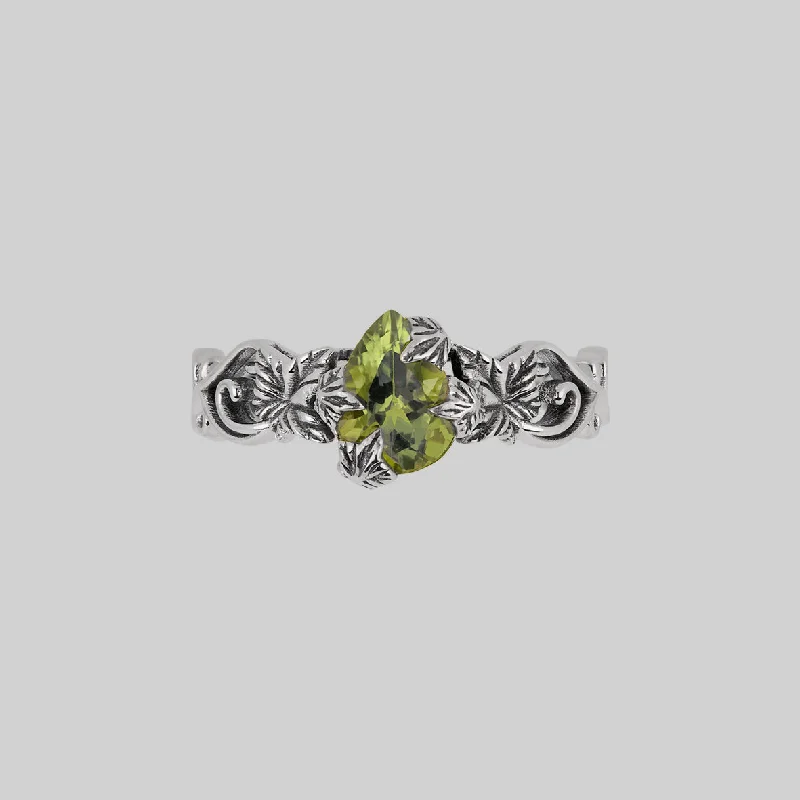 Unmissable Jewelry Clearance – Final Reductions FERONIA. Secret Garden Peridot Ring - Silver