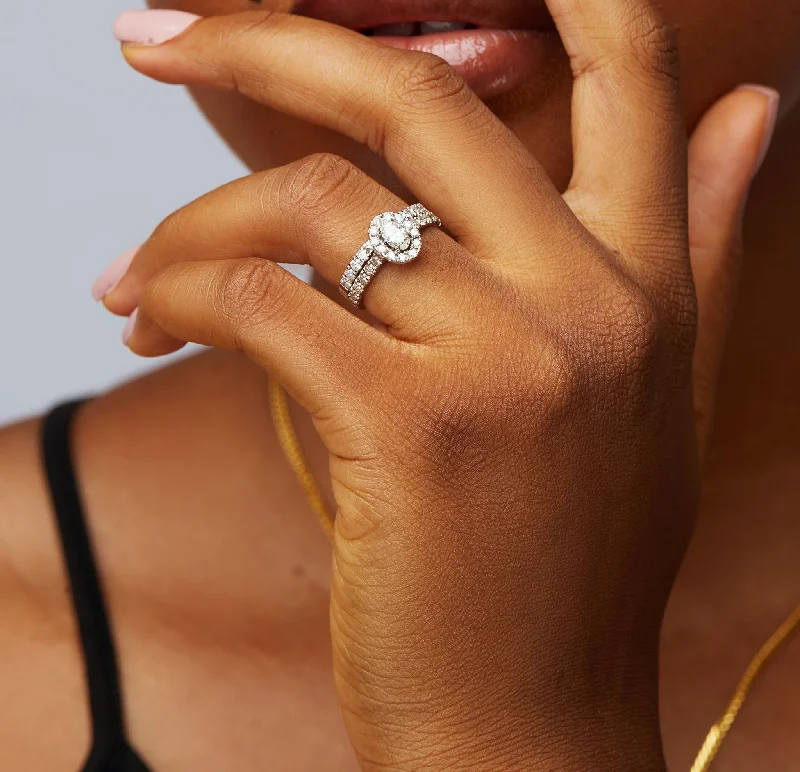 Unmissable Jewelry Clearance – Final Reductions Heiress Oval Natural Diamond Bride Set Unmissable Jewelry Clearance – Final Reductions Heiress Oval Natural Diamond Bride Set