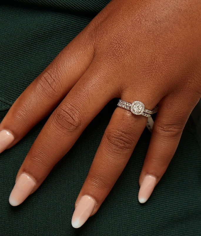 High-End Sparkle, Low-End Prices – Jewelry Sale Live Heiress Round In Cushion Halo Natural Diamond Bride Set High-End Sparkle, Low-End Prices – Jewelry Sale Live Heiress Round In Cushion Halo Natural Diamond Bride Set