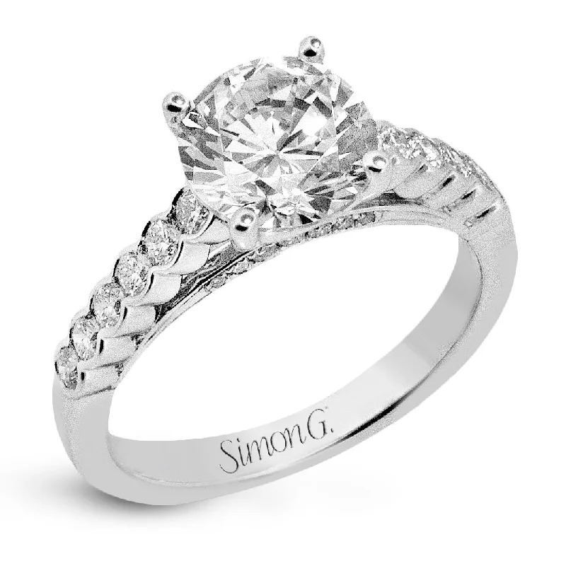 Unlock Unbeatable Jewelry Deals Before They’Re Gone Round-cut Micro-bezel Engagement Ring in 18k Gold with Diamonds Unlock Unbeatable Jewelry Deals Before They’Re Gone Round-cut Micro-bezel Engagement Ring in 18k Gold with Diamonds