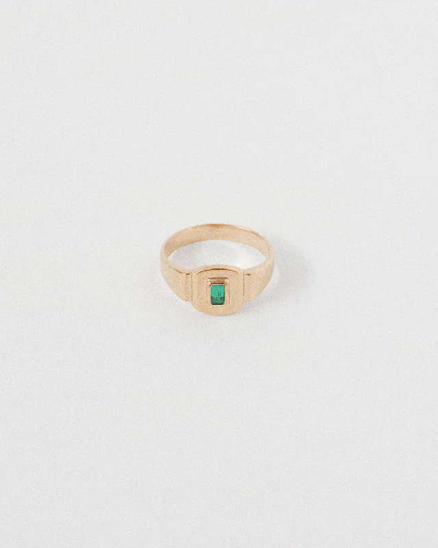 Chic And Stylish Jewelry At Exclusive Prices PICNIC RING | EMERALD