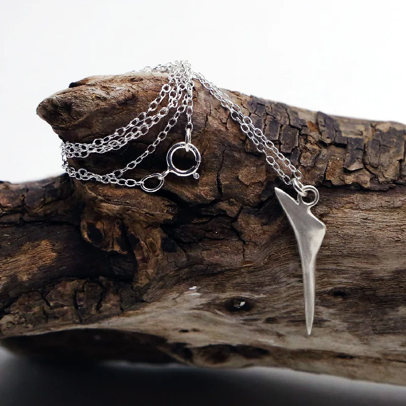 The Perfect Accessory For Less – Jewelry Sale Live Shark Tooth Necklace in Sterling Silver The Perfect Accessory For Less – Jewelry Sale Live Shark Tooth Necklace in Sterling Silver