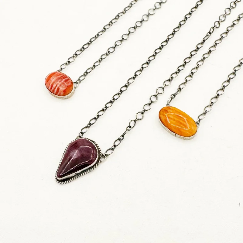 Discounted Jewelry For A Glamorous Look Single Stone G Rios Spiny Oyster Necklaces
