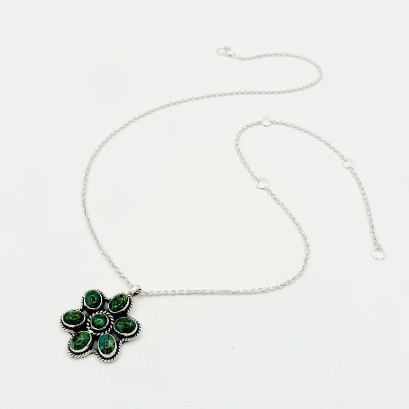 Jewelry Deals That Outshine The Rest Sonoran Gold Bebe Cluster Necklace