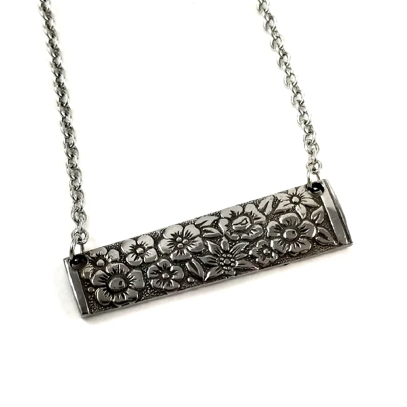 Exclusive Online Discounts On Stylish Jewelry 1970's Northland Stainless Wildwood Spoon Bar Necklace Exclusive Online Discounts On Stylish Jewelry 1970's Northland Stainless Wildwood Spoon Bar Necklace