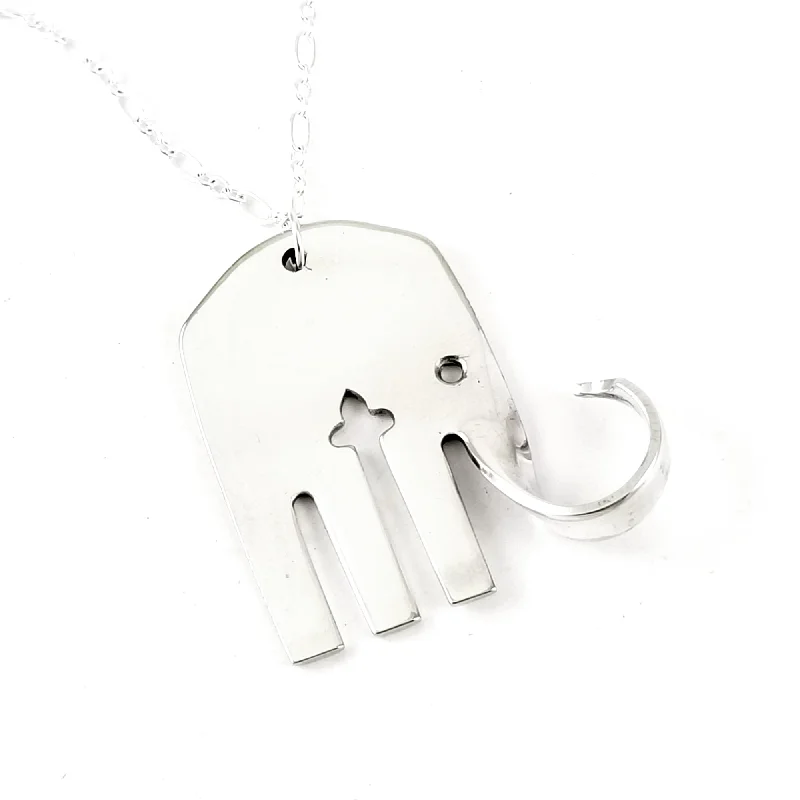 Your Dream Jewelry At Dream Prices – Shop Now Oneida Queen Bess II Elefork Necklace