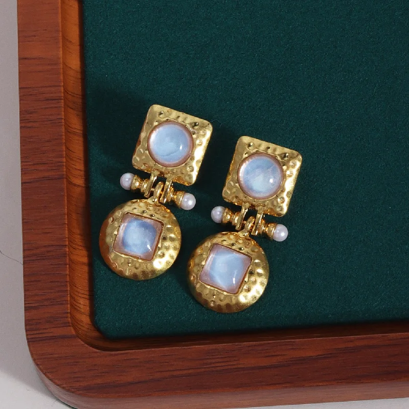 Shop High-Quality Jewelry At Jaw-Dropping Discounts Abalone Shell White Pearl Pin Earrings JLT12793 Shop High-Quality Jewelry At Jaw-Dropping Discounts Abalone Shell White Pearl Pin Earrings JLT12793
