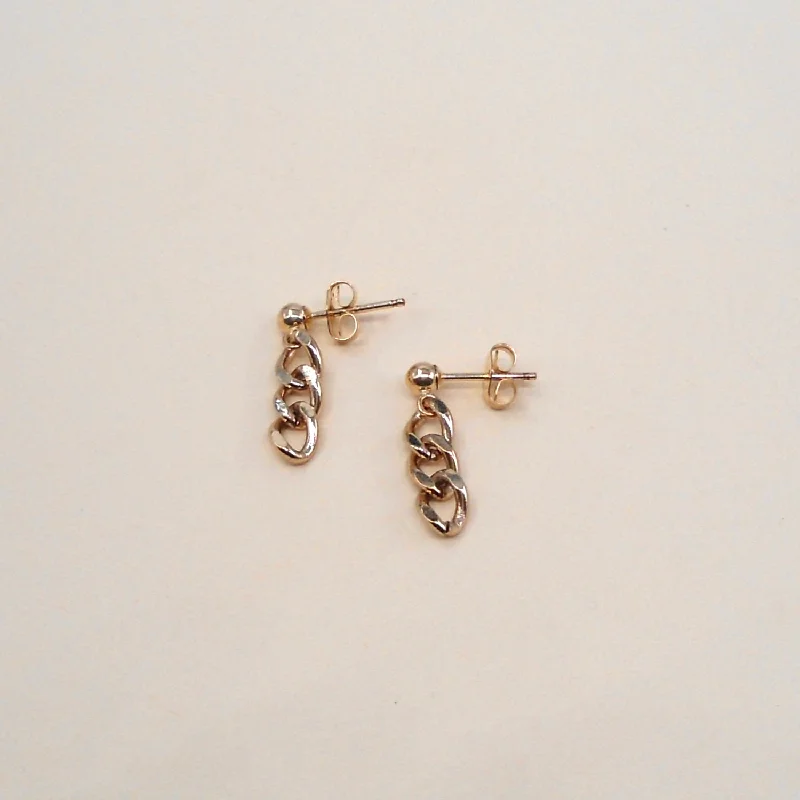 Make Your Outfit Shine With Discounted Jewelry Post with Three Links Earrings Wholesale Make Your Outfit Shine With Discounted Jewelry Post with Three Links Earrings Wholesale