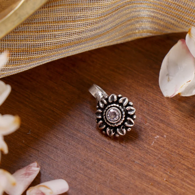 The Perfect Jewelry Piece At The Perfect Price Teejh Zia White Stone Floral Nose pin The Perfect Jewelry Piece At The Perfect Price Teejh Zia White Stone Floral Nose pin